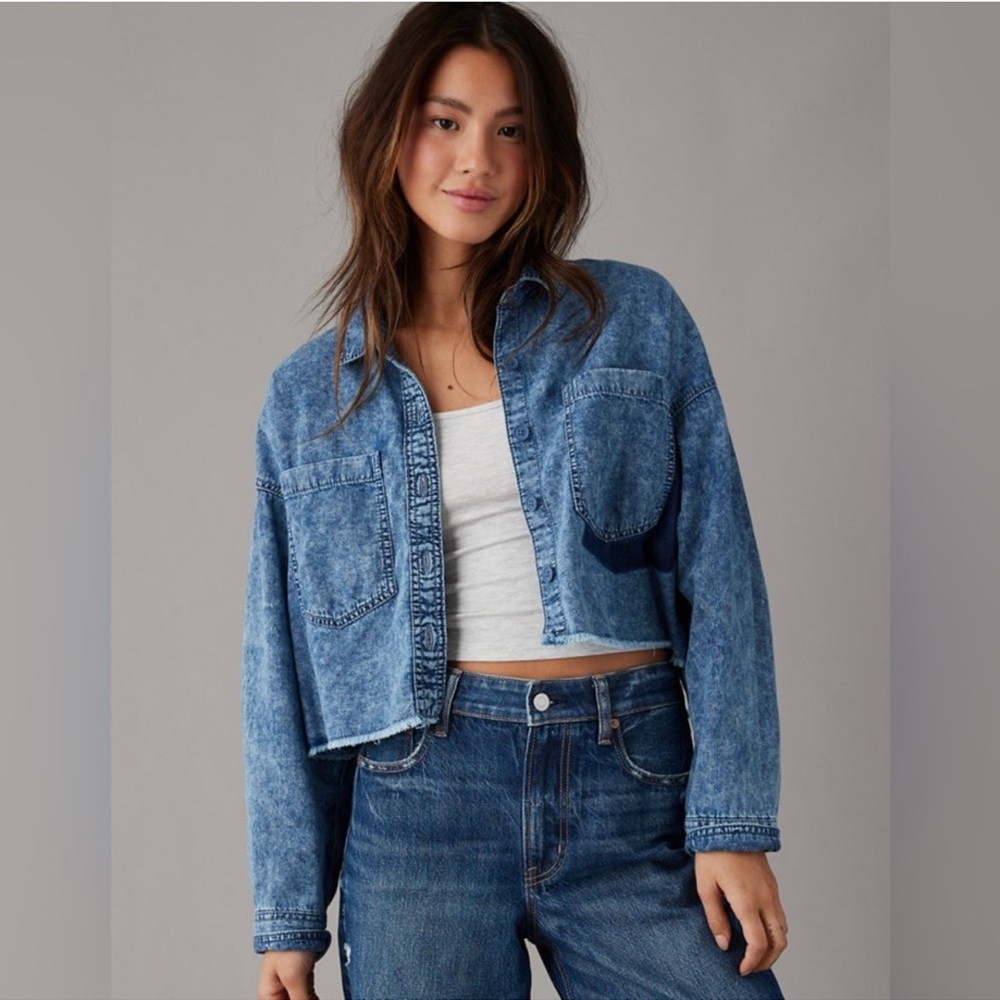 NWT American Eagle Lightweight Denim Cropped Shirt Size XS/S